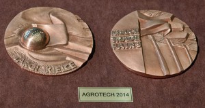 aktualnosci-ZLOTY-MEDAL-na-XX-MTTR-AGROTECH-2014